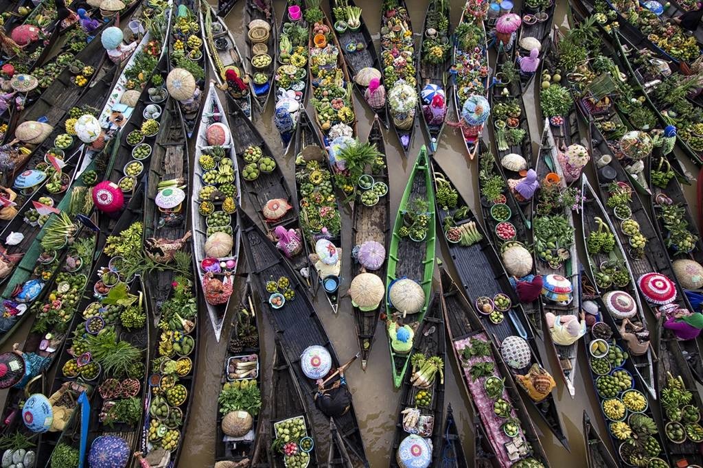 Floating market