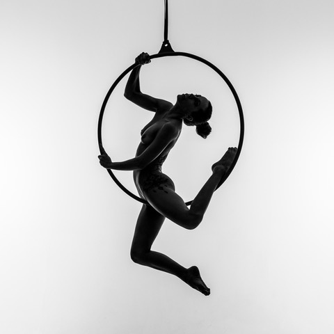 Aerial hoop sit