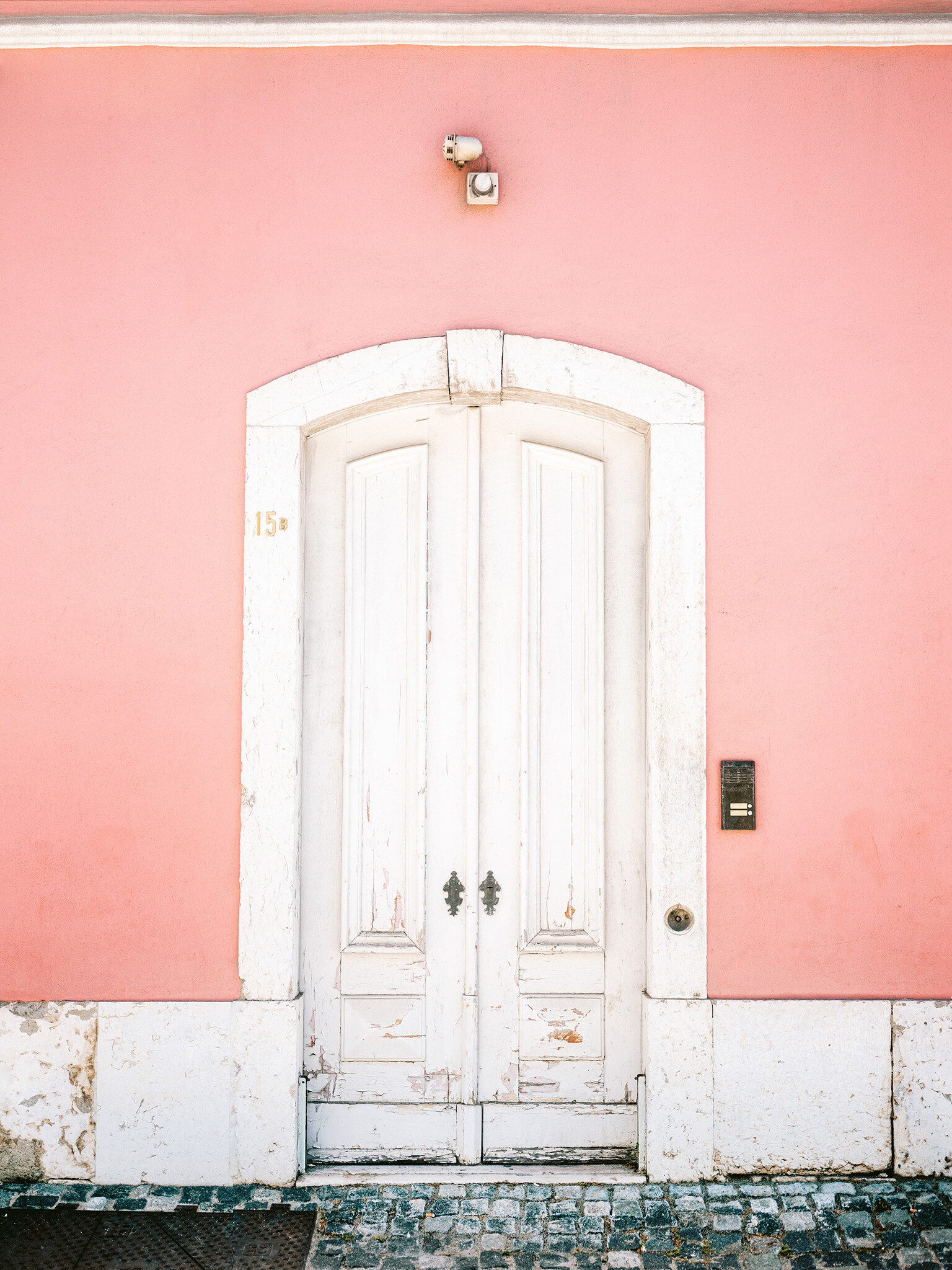 The white door Lisbon