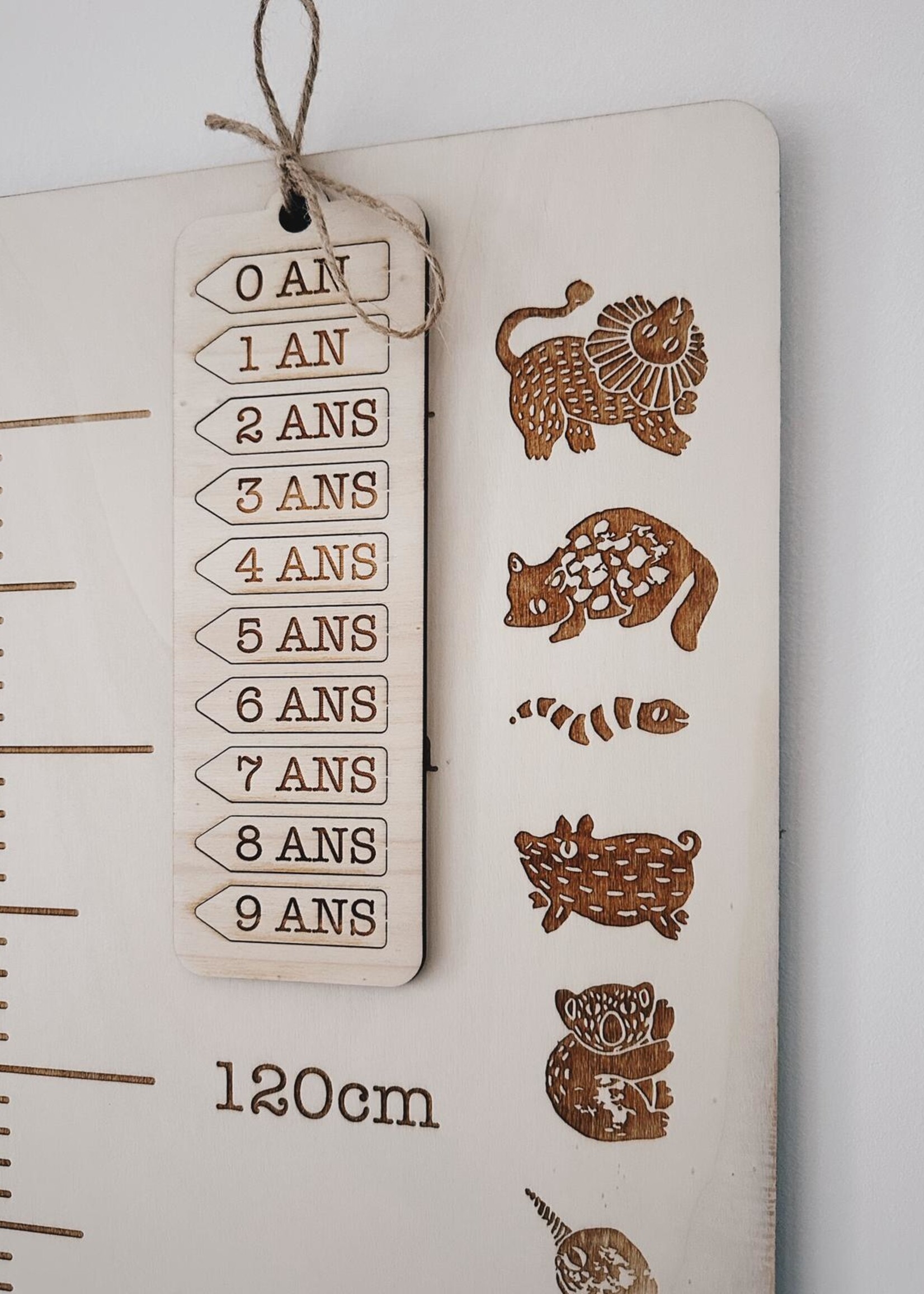 By OOAK  Wooden Growth Chart - Animals - 1,4m