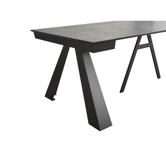 Mounta Eettafel