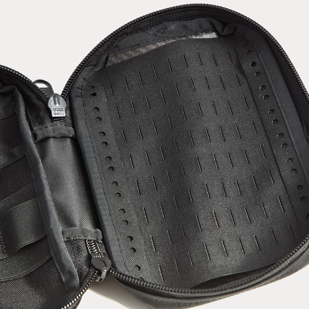 TERRA B VIAL POUCH - BLACK