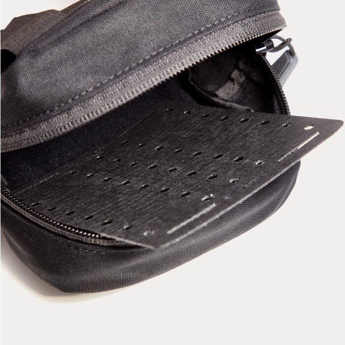 TERRA B UTILITY POUCH MEDIUM - BLACK