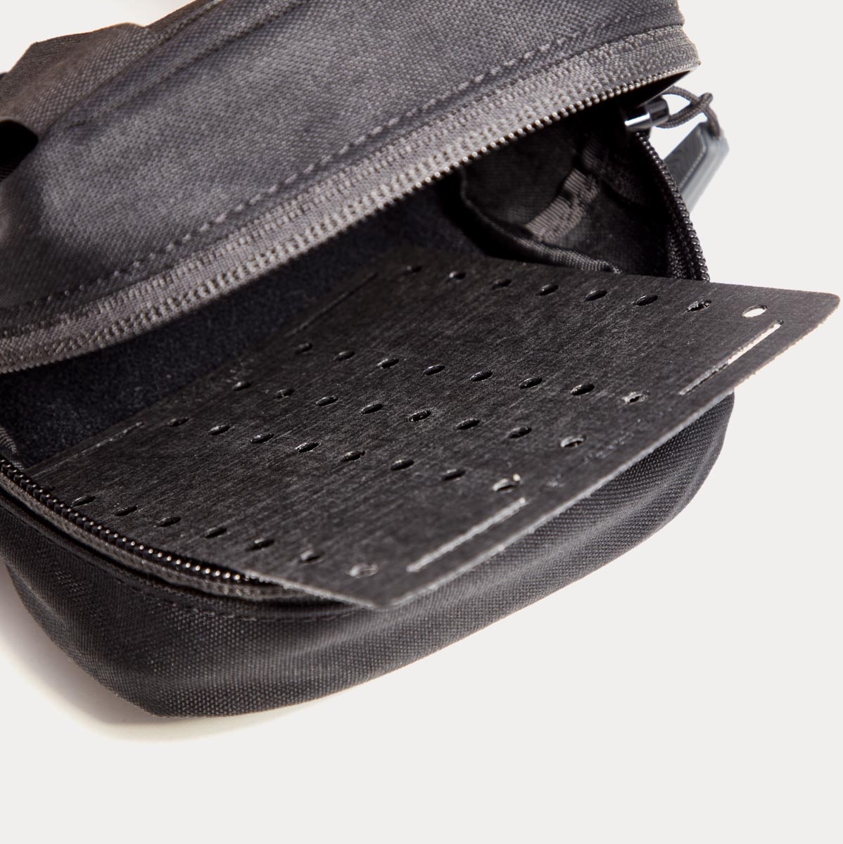 TERRA B UTILITY POUCH SMALL - OD GREEN