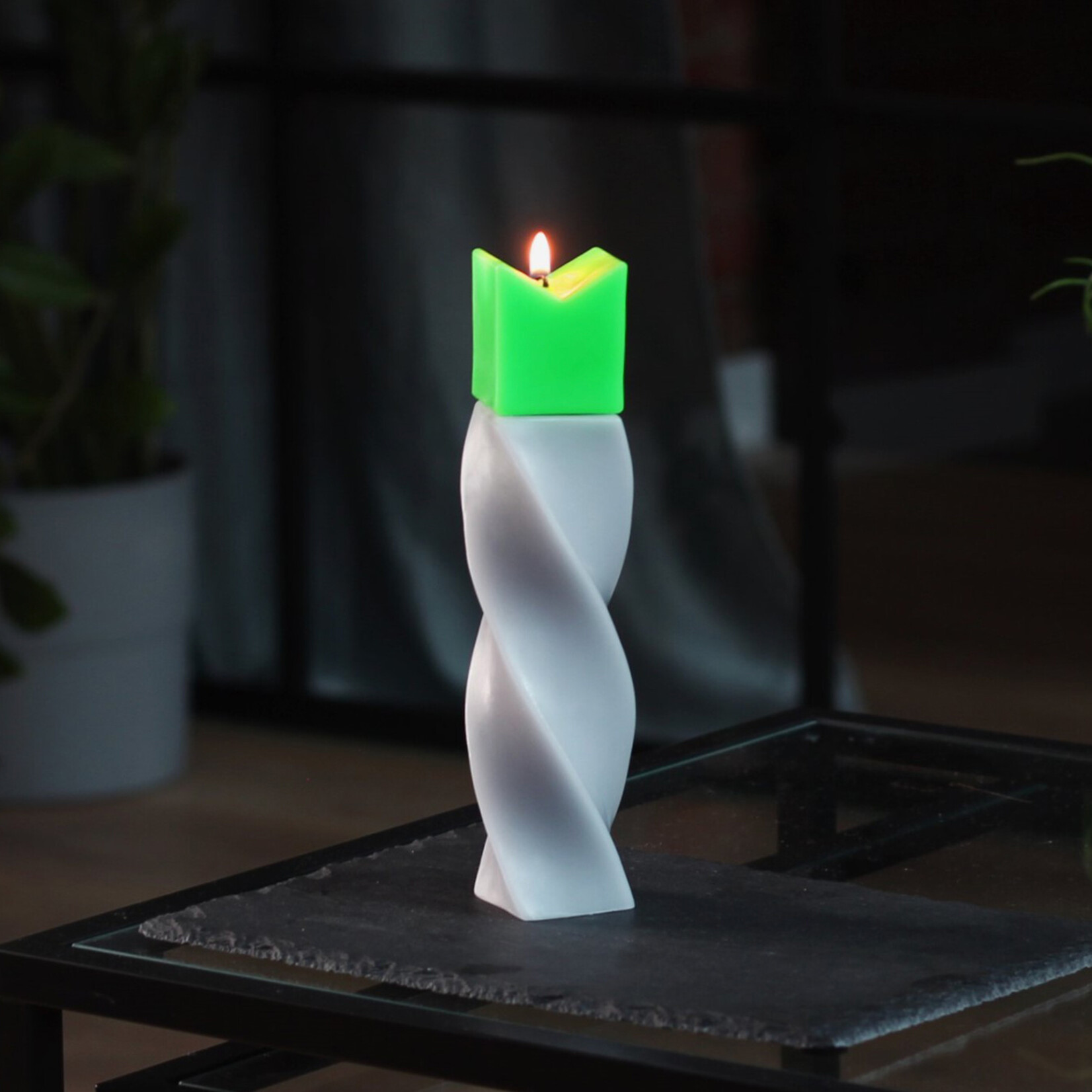 Candlehand Geometrical Spin Candle -