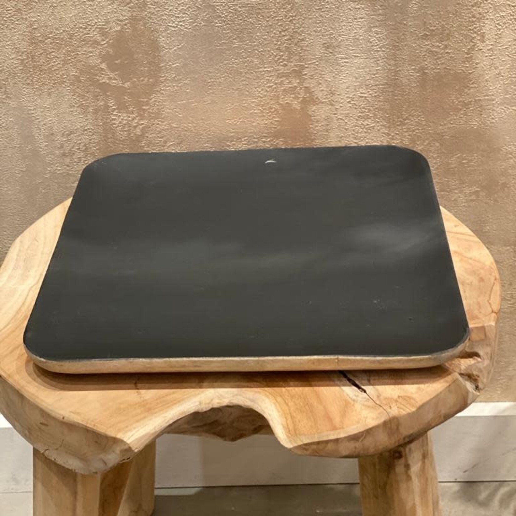 Vierkant houten bord met zwarte boven kant L