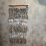 Schelpen hanger met kokos stukjes