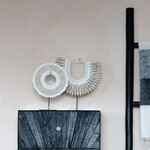 Earthware Schelpenketting op standaard Putri
