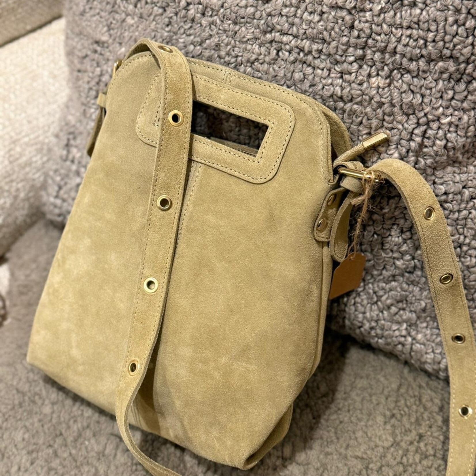 Gertrudis sand suede