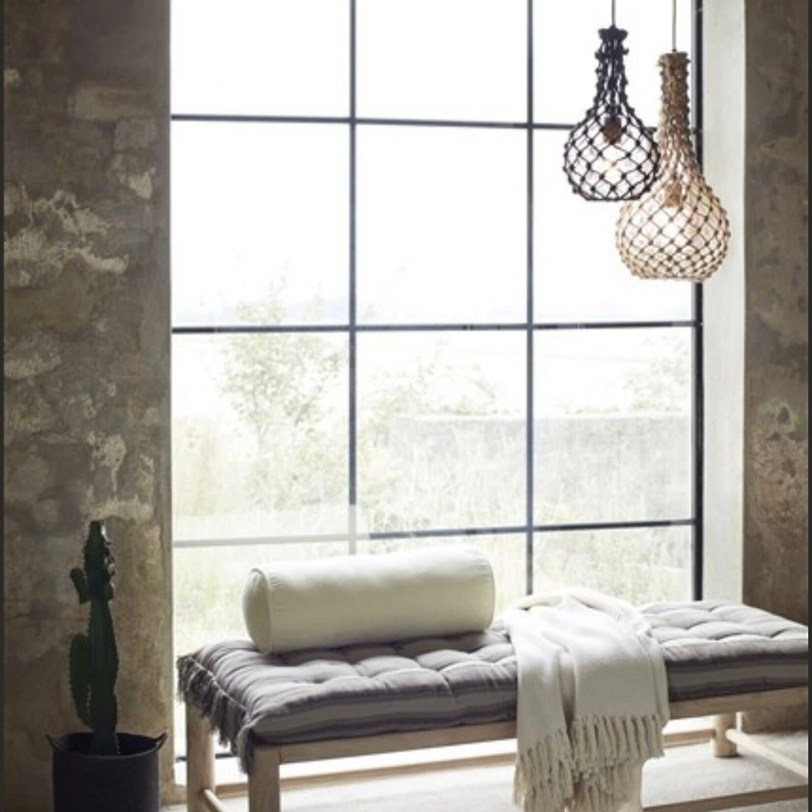 Madam Stoltz Gestreept katoenen kussen 120x60cm