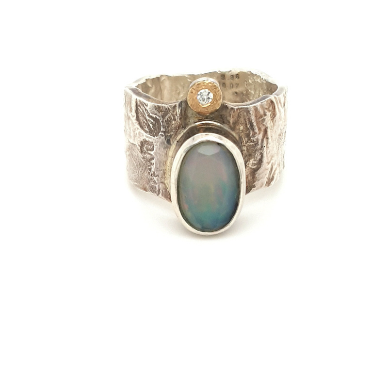 Occasion Handgemaakte Ring Met Opaal En Diamant 0 07ct Juwelier Jansen occasion-handgemaakte-ring-met-opaal-en-diamant-0-07ct-juwelier-jansen