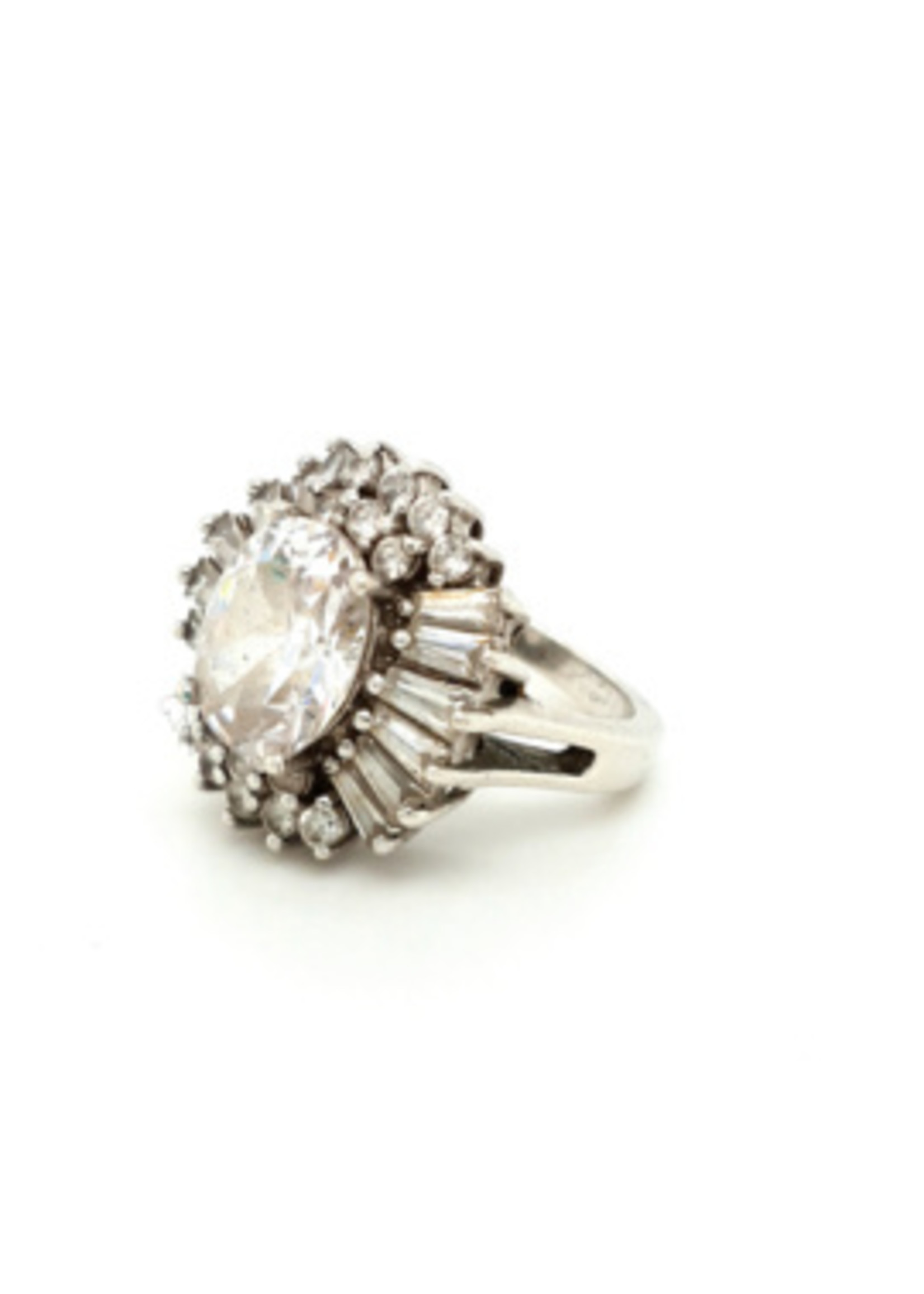 Vintage & Occasion Occasion zilveren ring rijkelijk bezet met diverse witte zirkonia's