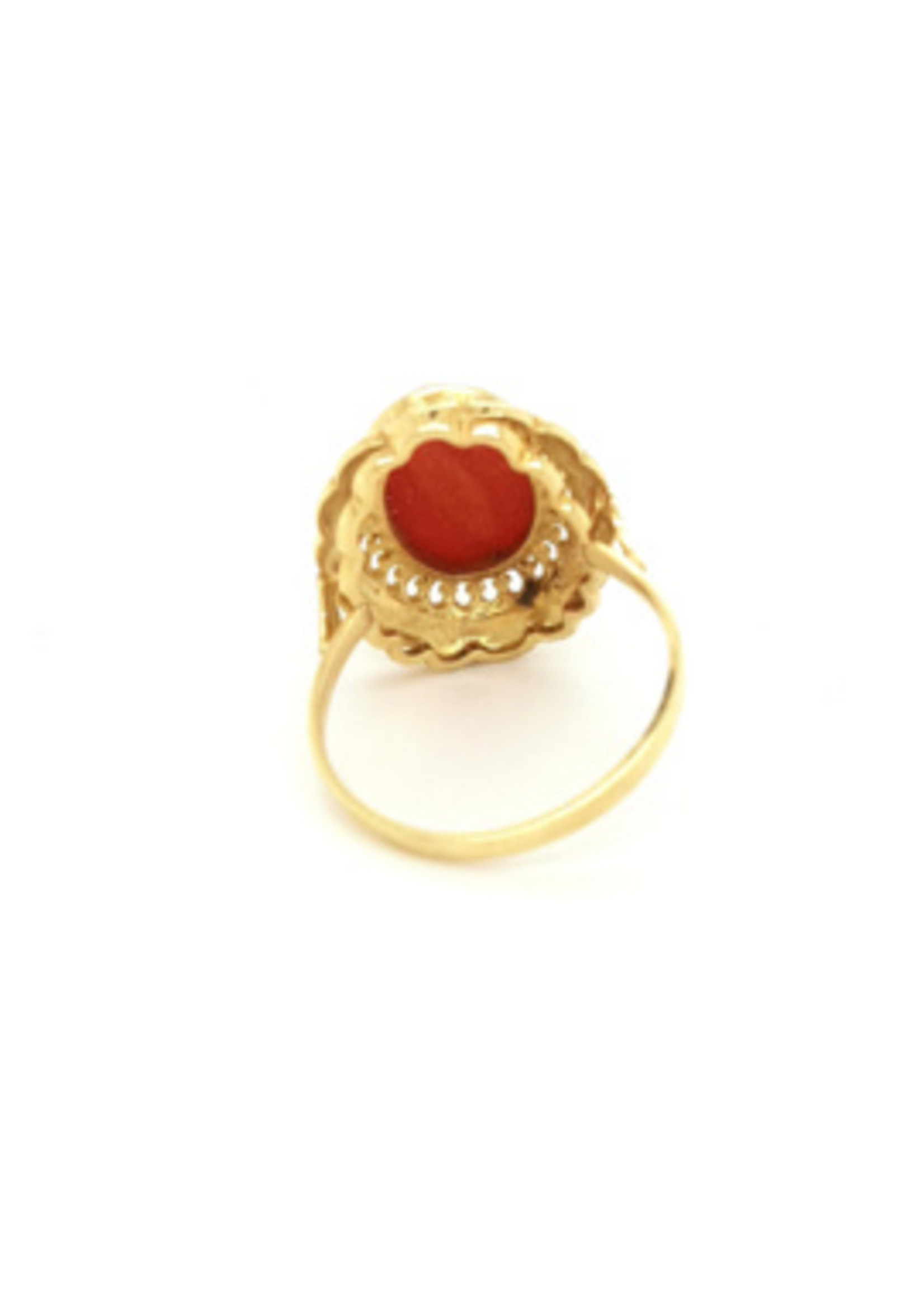 Vintage & Occasion Occasion gouden ring met rode bloedkoraal