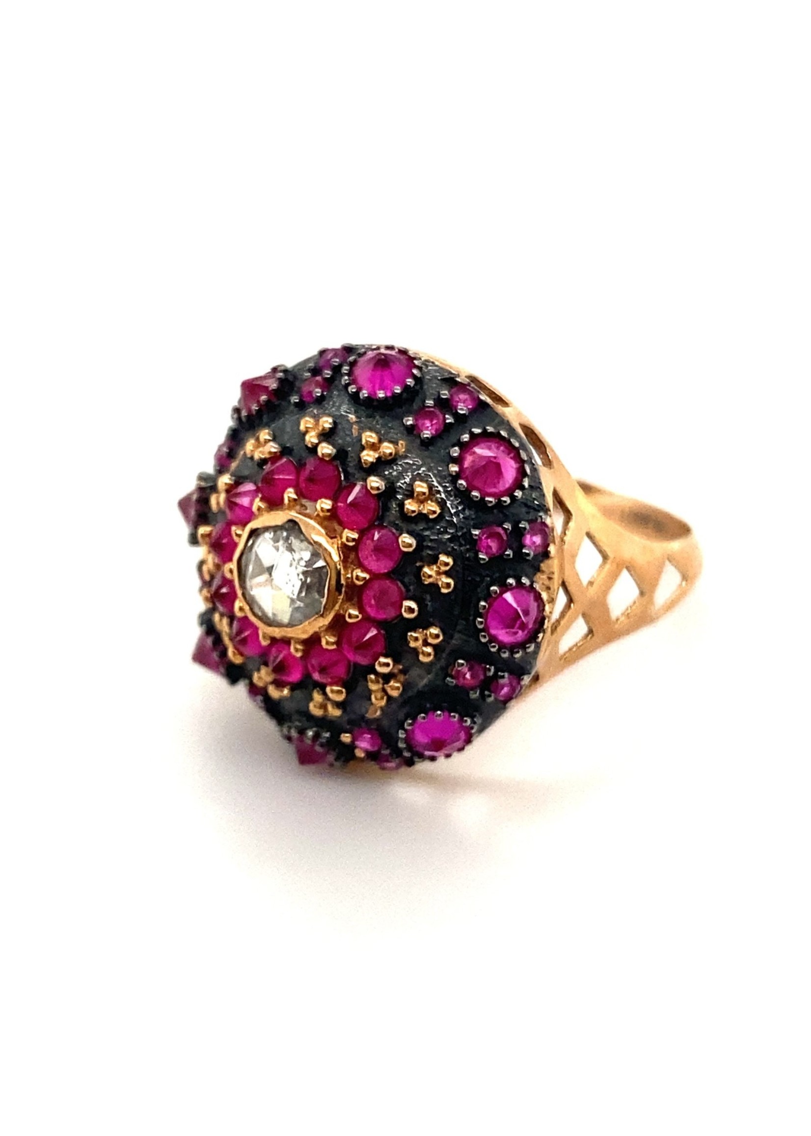 Vintage & Occasion Occasion roségouden statement ring met robijn en roosdiamant