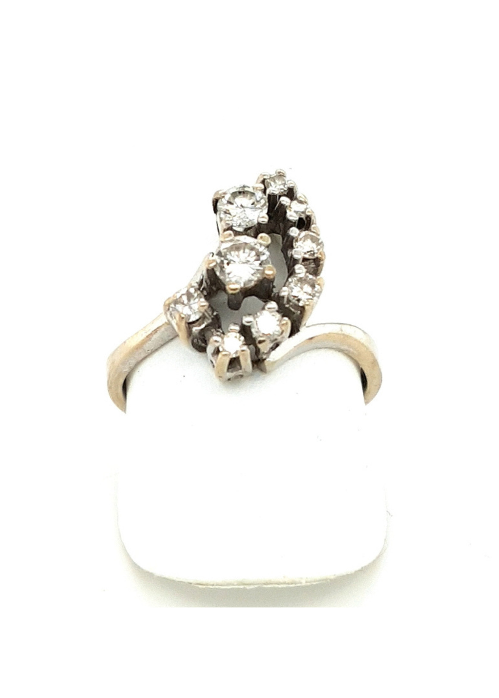 Vintage & Occasion Occasion witgouden ring met 9 diamanten 0.58ct VSI - F