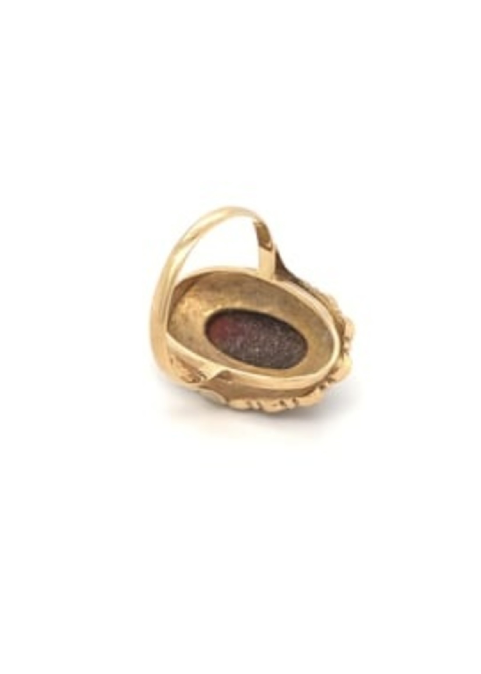 Vintage & Occasion Occasion gouden ring met 15 granaten in de kop.