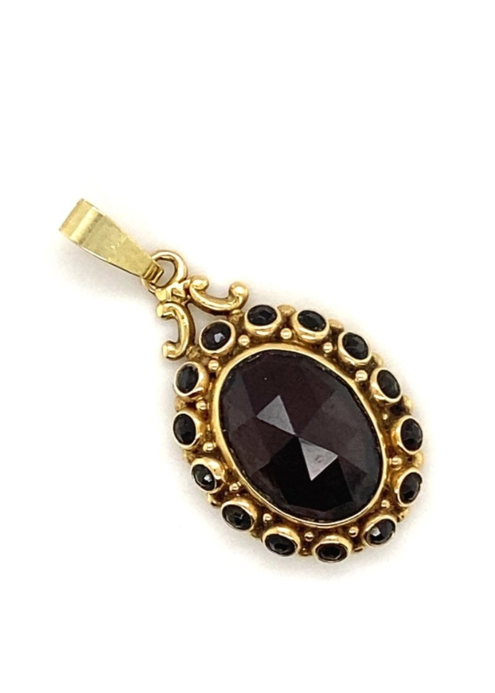 Vintage & Occasion Occasion 14 k geelgouden hanger met granaat