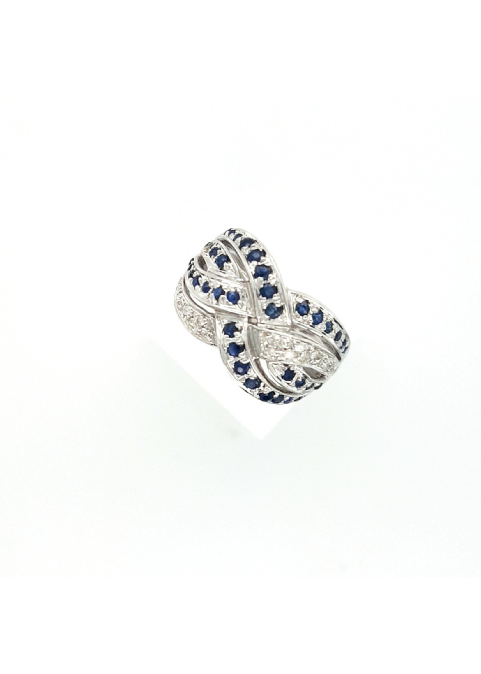 Vintage & Occasion Occasion witgouden handgemaakte ring met saffier en diamant