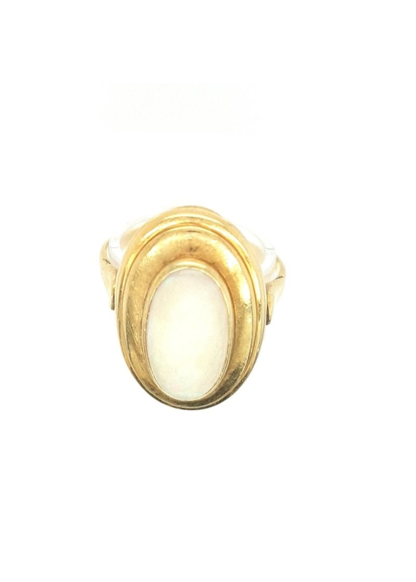 Vintage & Occasion Occasion gouden ring met witte opaal