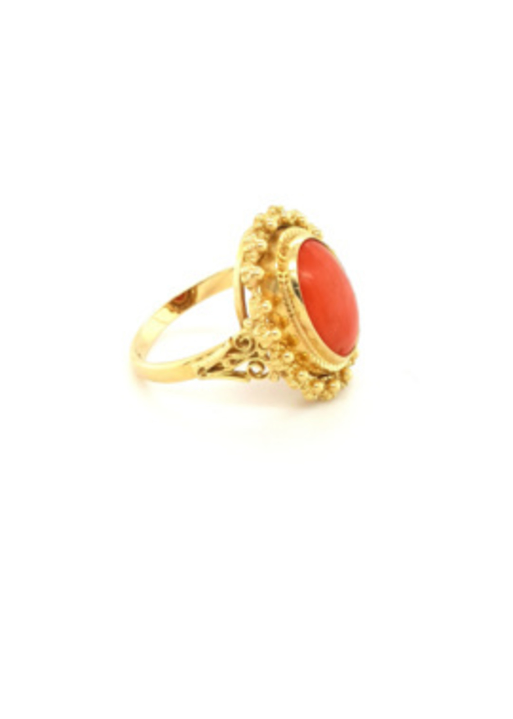 Vintage & Occasion Occasion gouden ring met rode bloedkoraal