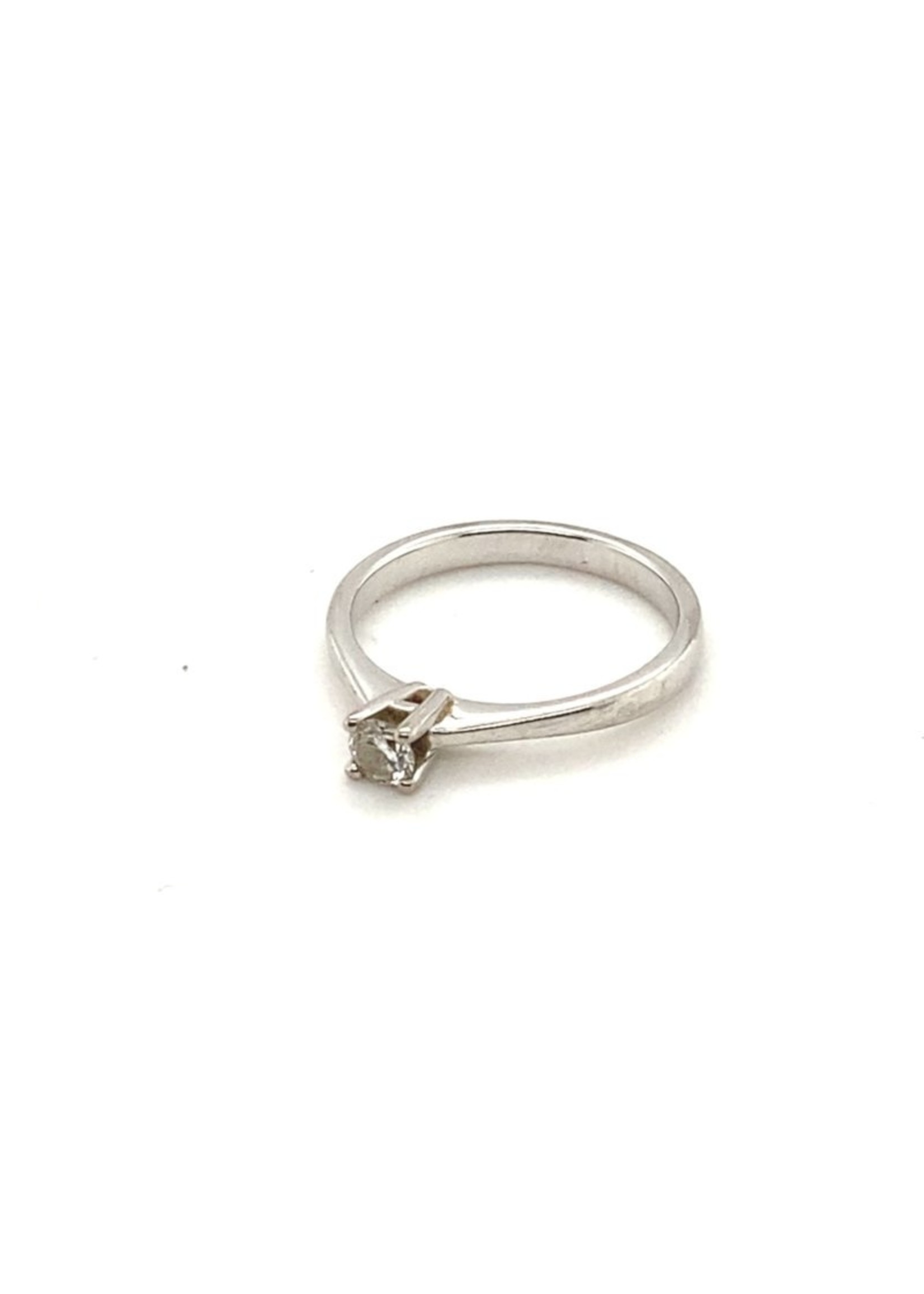 Vintage & Occasion Occasion witgouden solitair ring met diamant 0.15ct