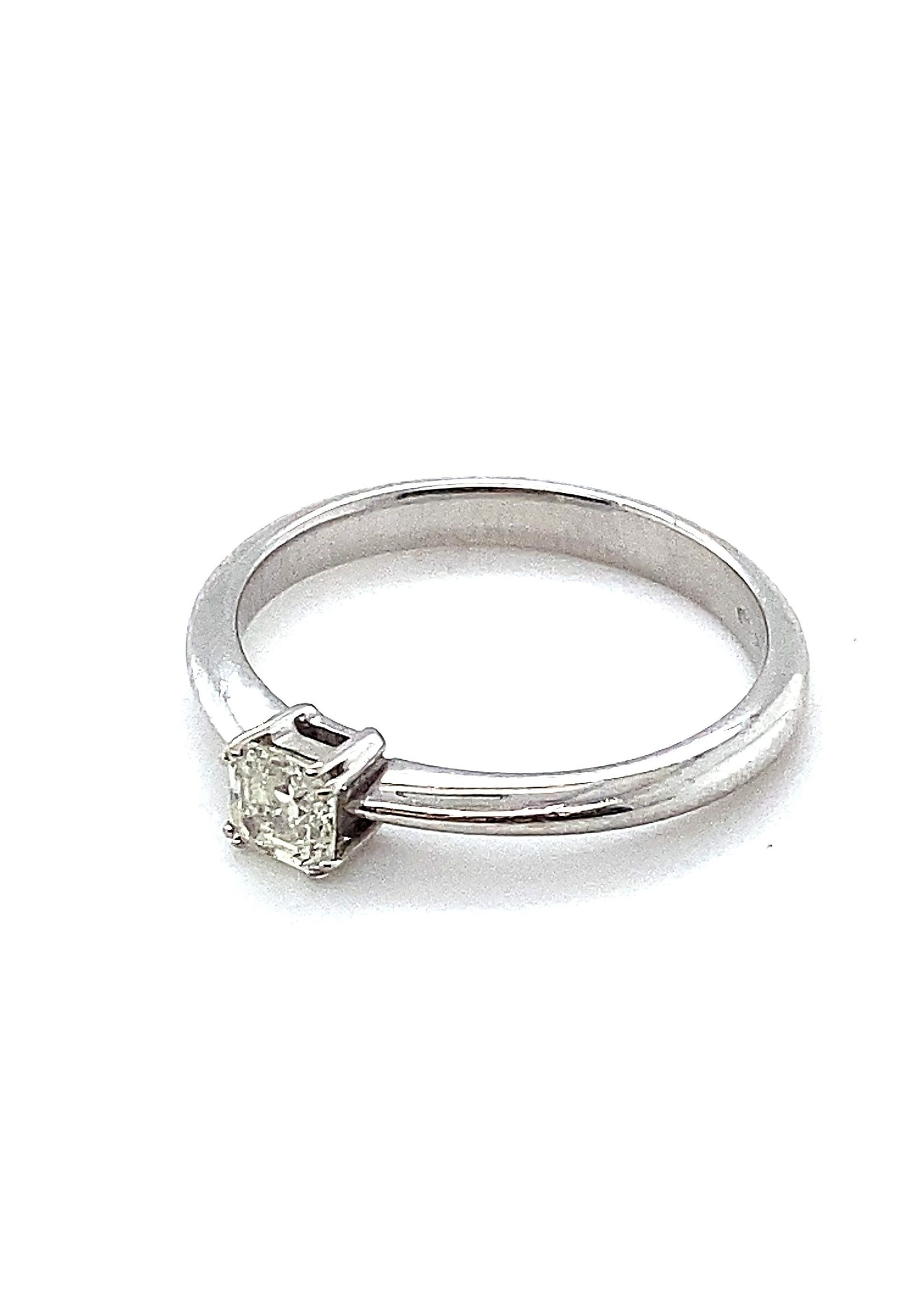 Vintage & Occasion Occasion witgouden ring met Asscher cut diamant 0.4ct