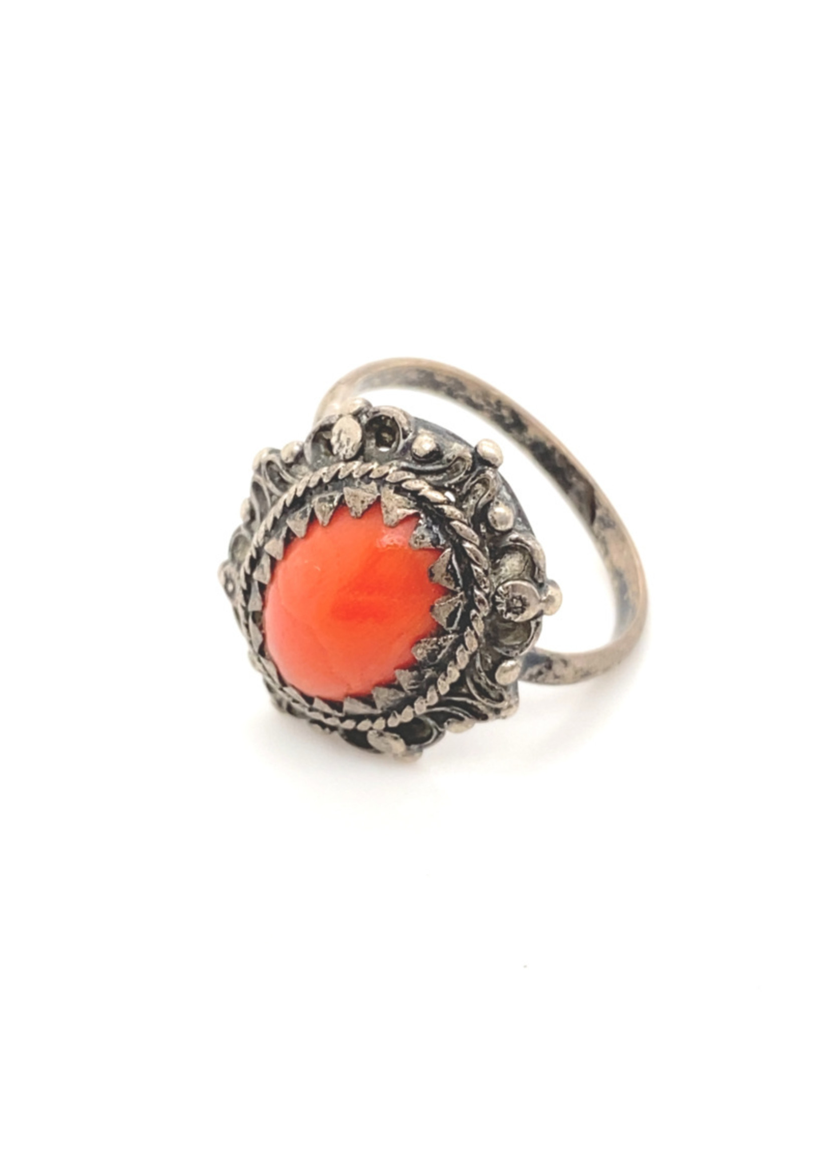 Vintage & Occasion Occasion zilveren ring met koraal