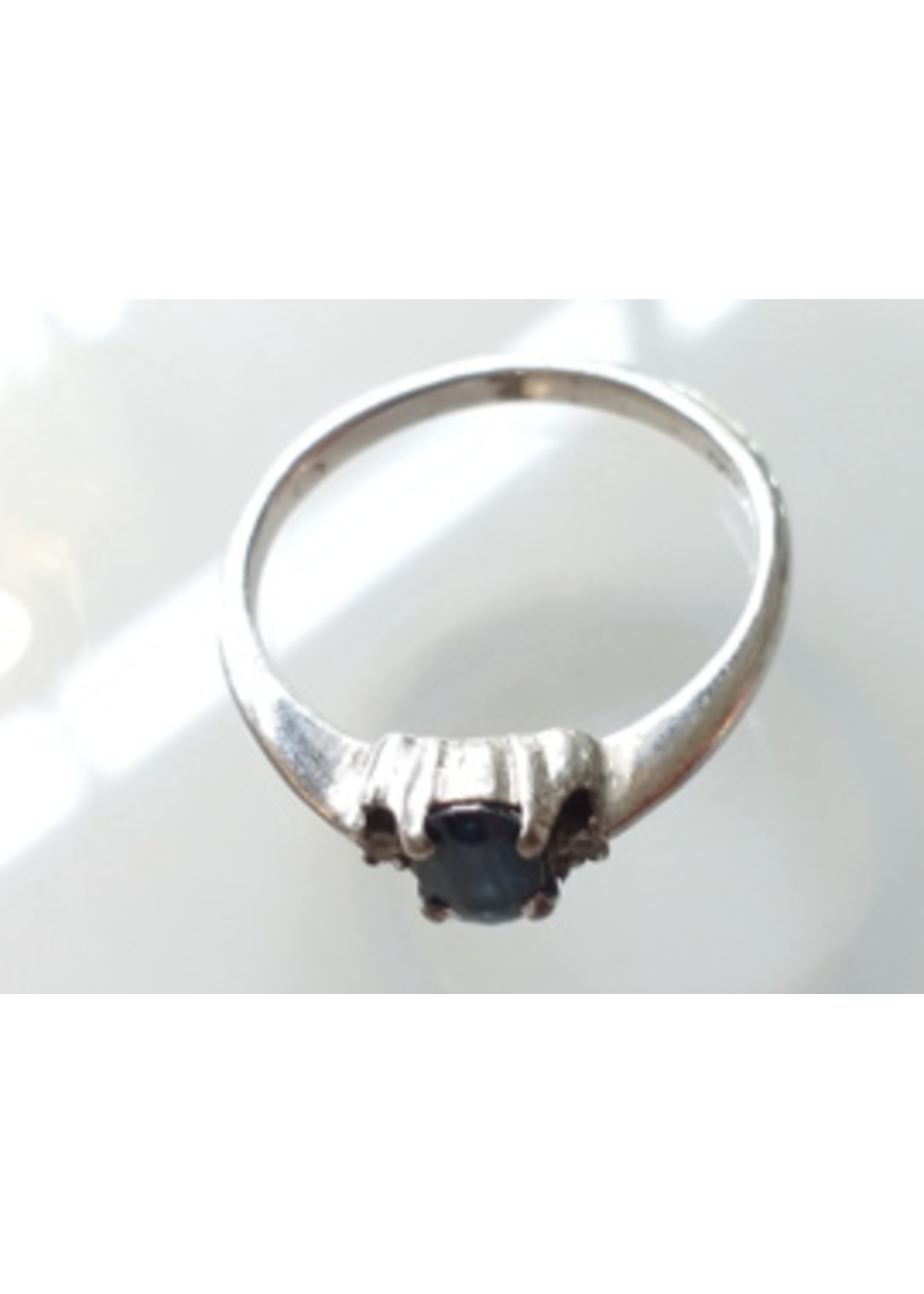 Vintage & Occasion Occasion zilveren ring met saffier