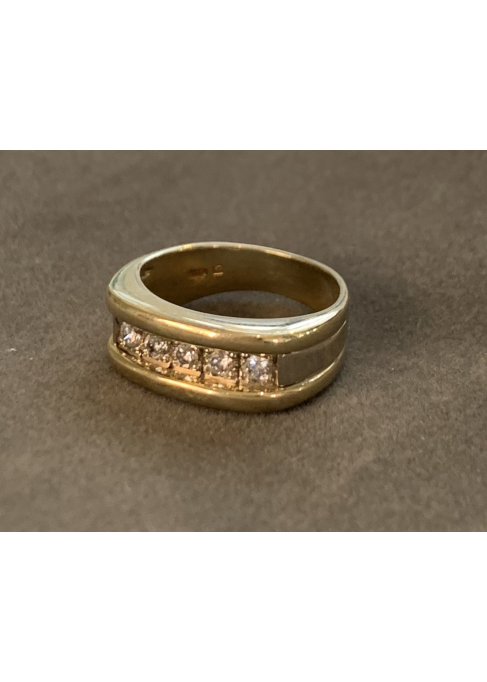 Vintage & Occasion Occasion geelgouden ring met 5 diamanten 0.15ct