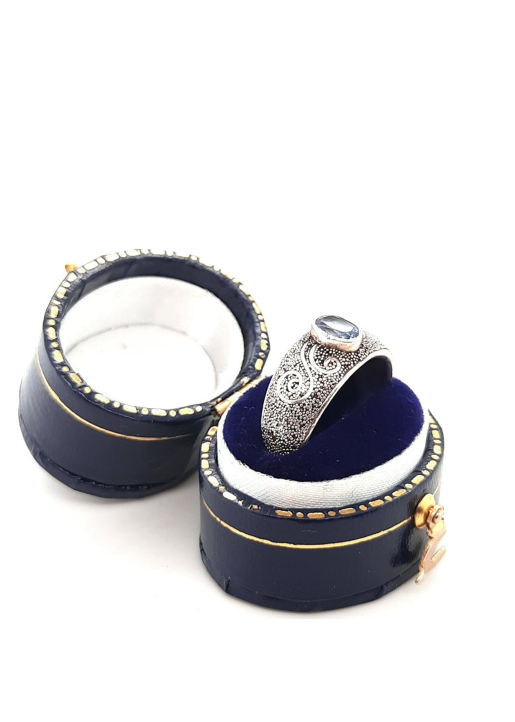 Vintage & Occasion Occasion zilveren bewerkte ring met topaas