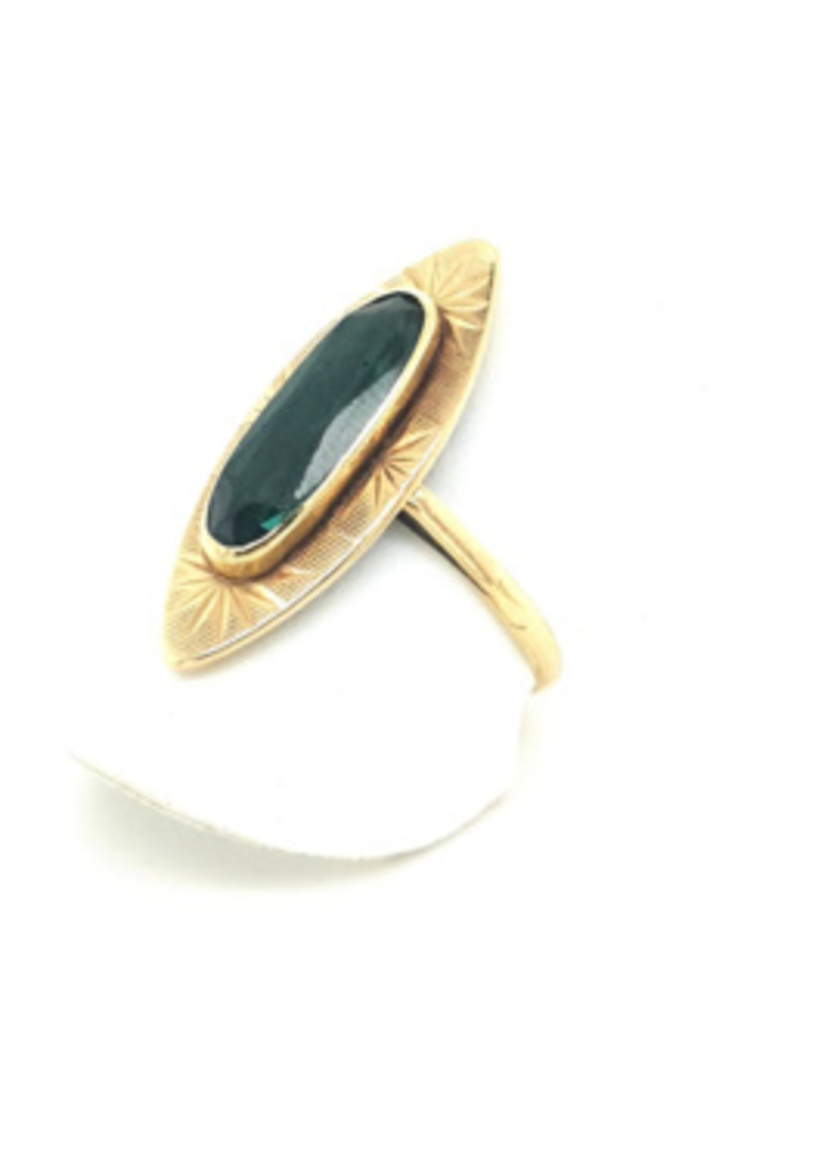 Vintage & Occasion Occasion gouden ring met donkergroene synthetische steen