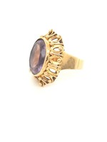 Vintage & Occasion Occasion gouden ring met paarse synthetische steen