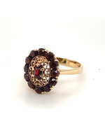 Vintage & Occasion Occasion gouden ring met 13 granaten