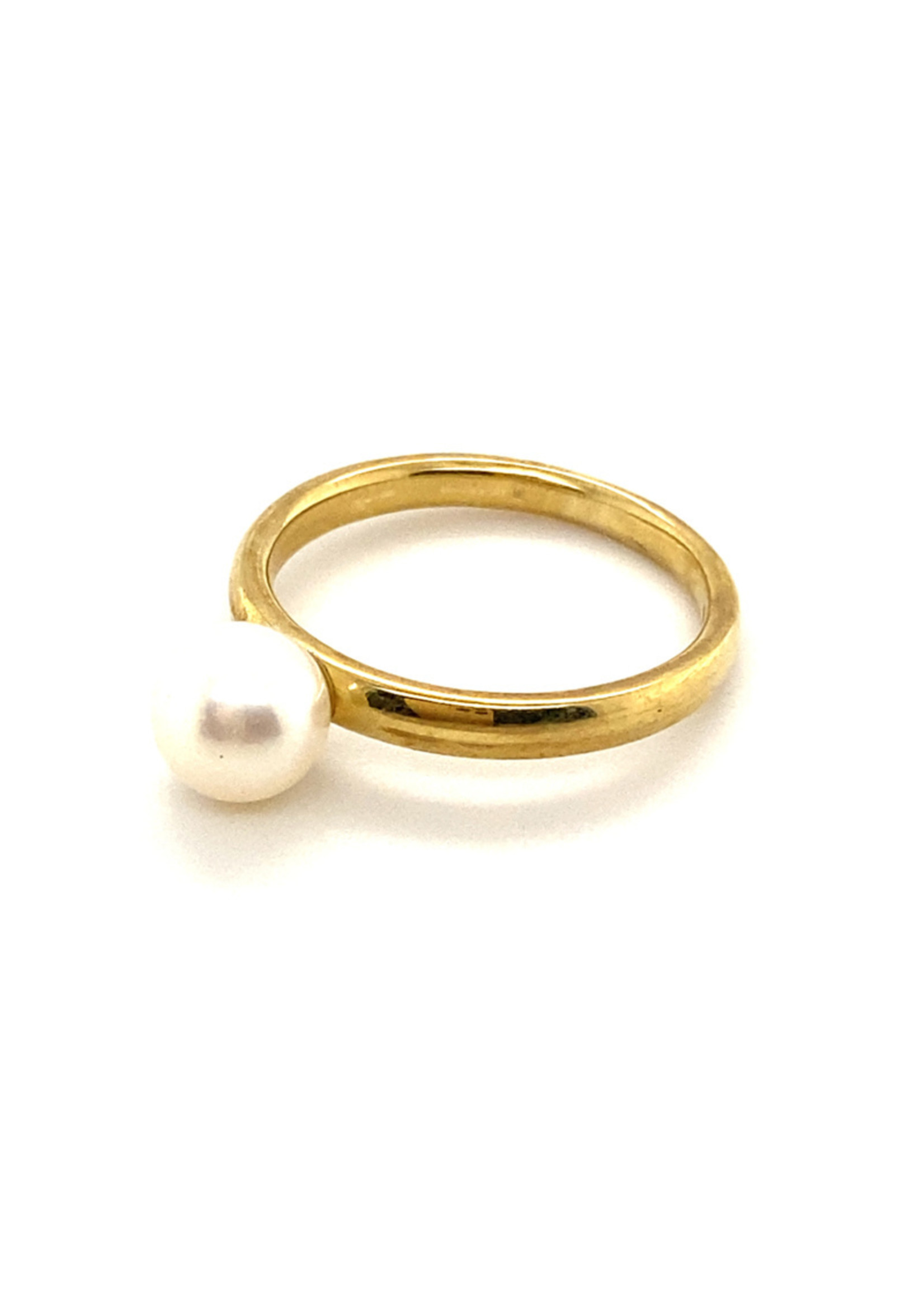 Vintage & Occasion Occasion gouden strakke ring met zoetwaterparel