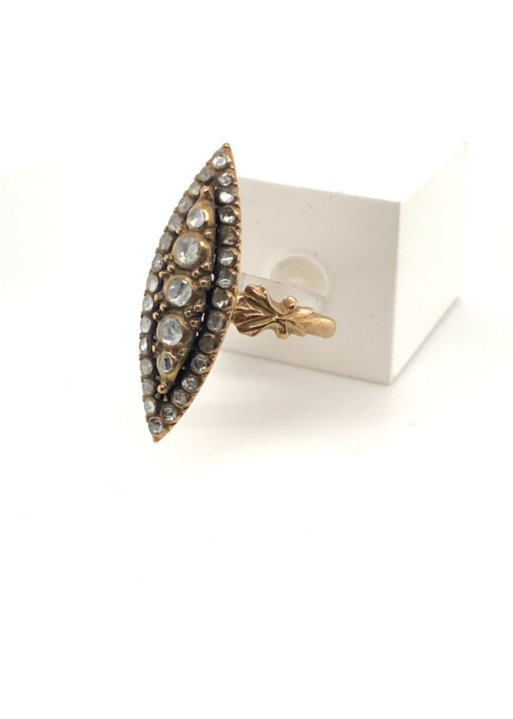 Vintage & Occasion Vintage & Occasion ring met 33 roosdiamanten