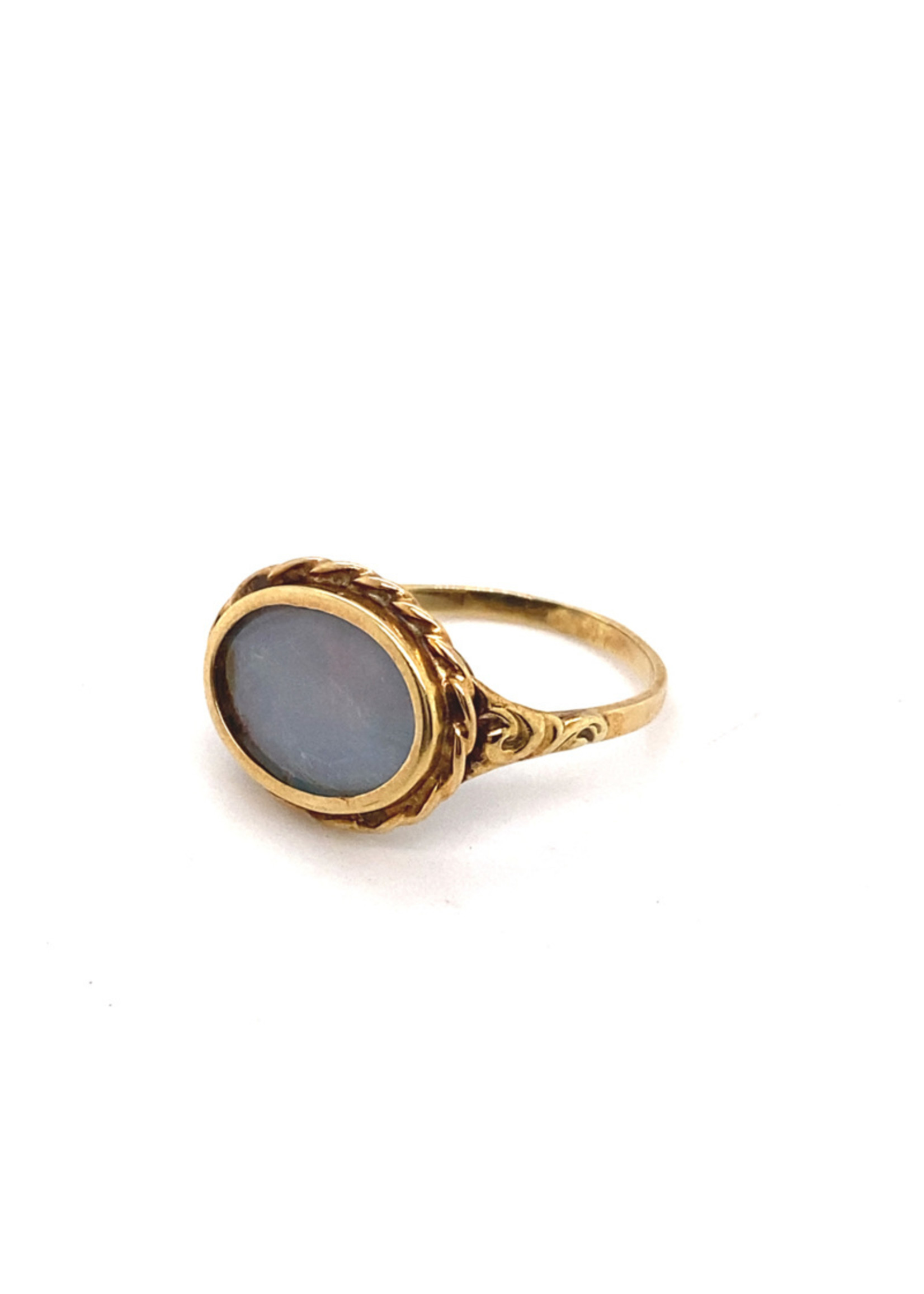 Vintage & Occasion Occasion gouden ring met opaaldoublet