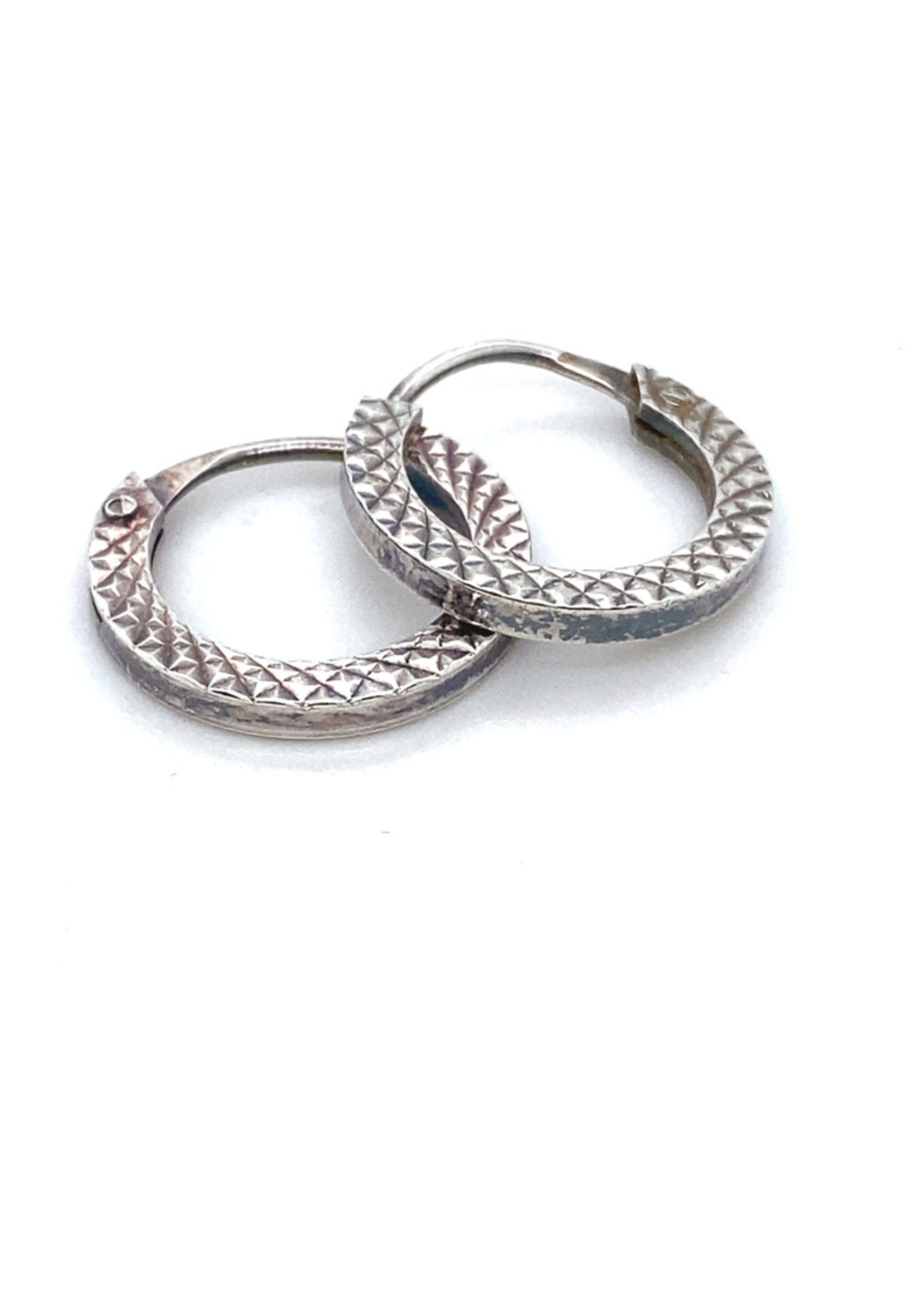 Vintage & Occasion Occasion 14k  witgouden gefacetteerde creolen