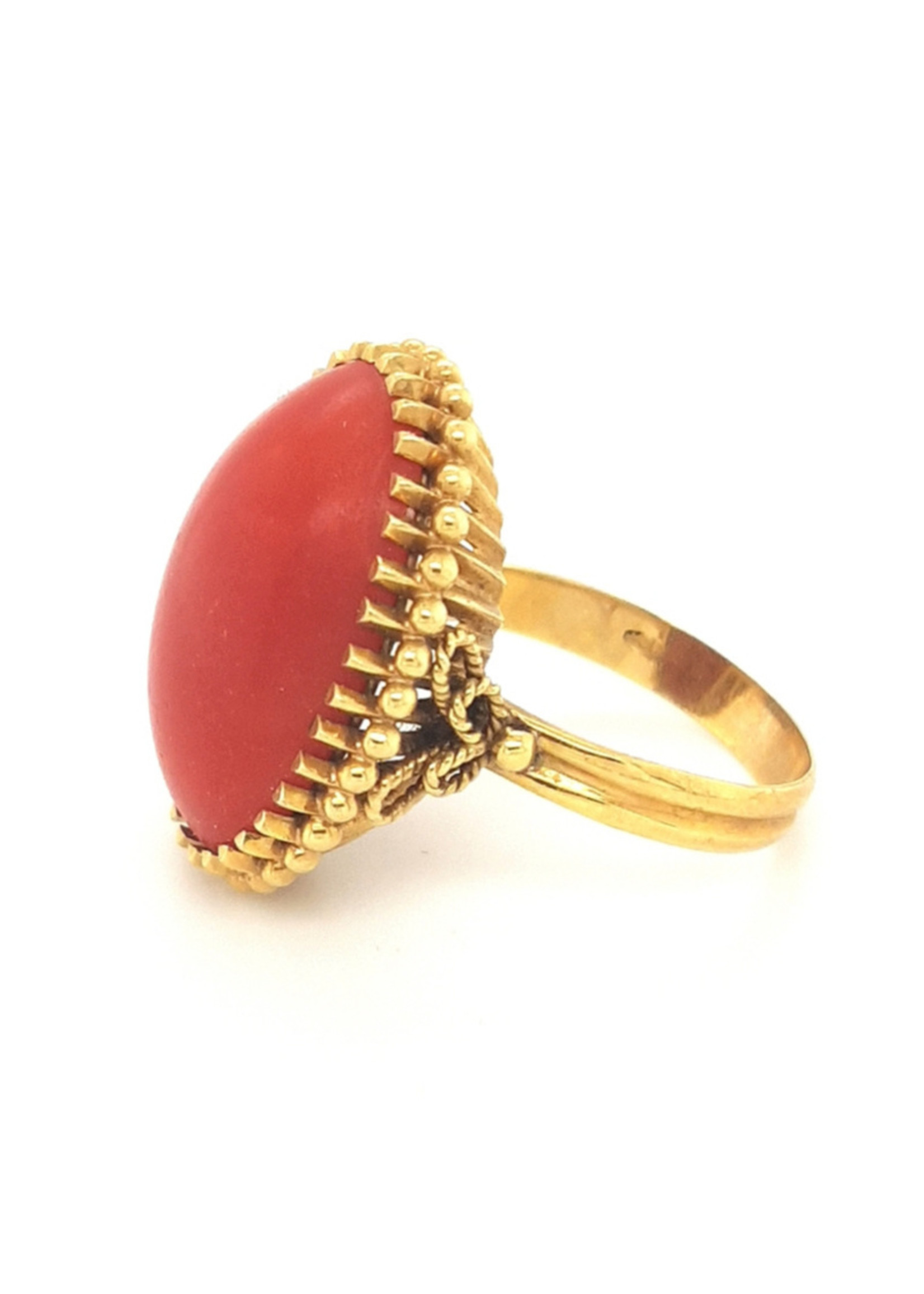 Vintage & Occasion Occasion gouden ring met rood oranje koraal