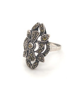 Vintage & Occasion Occasion ring met een navette vormige kop met markasiet