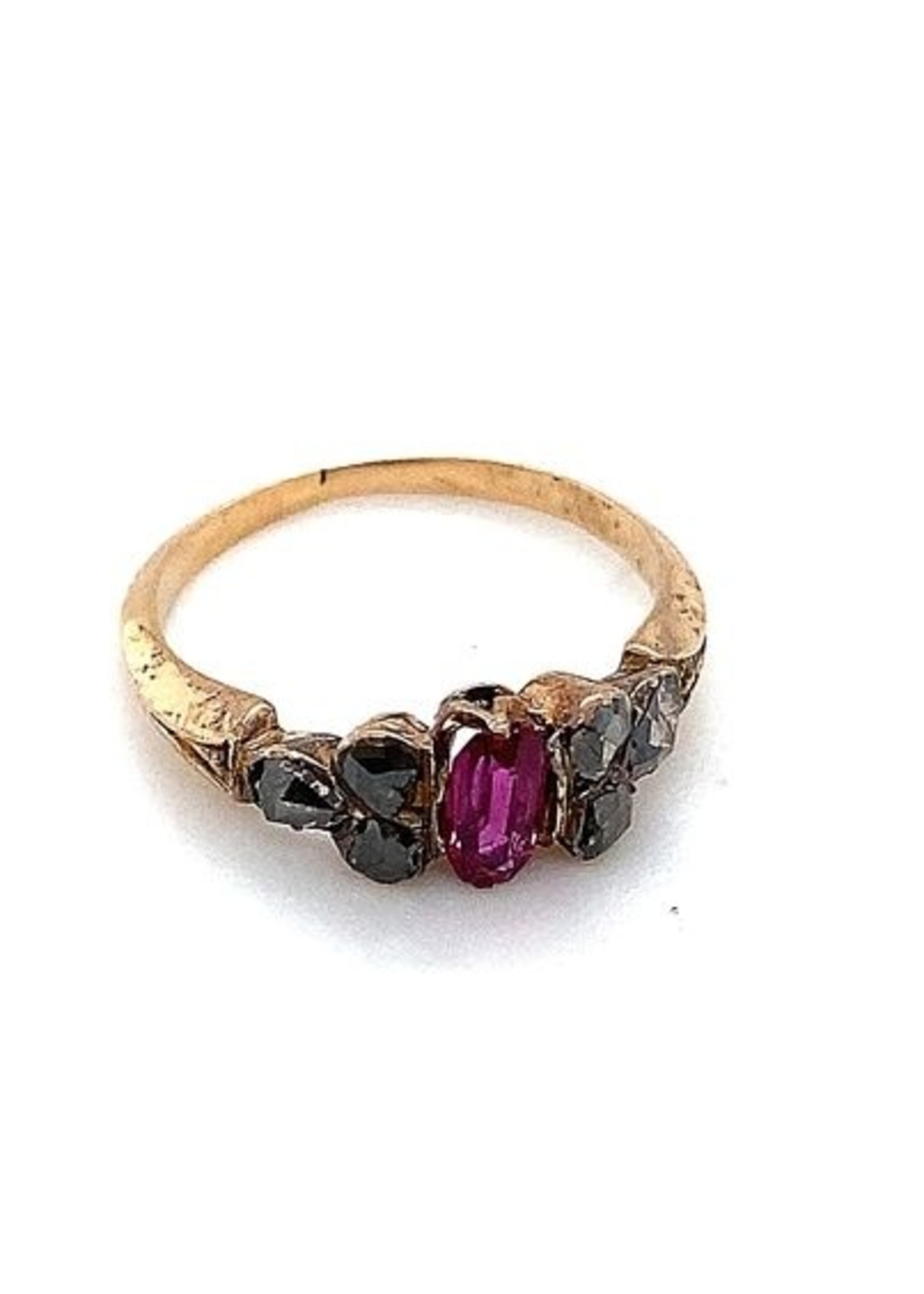 Vintage & Occasion Occasion gouden ring met roosdiamant en robijn