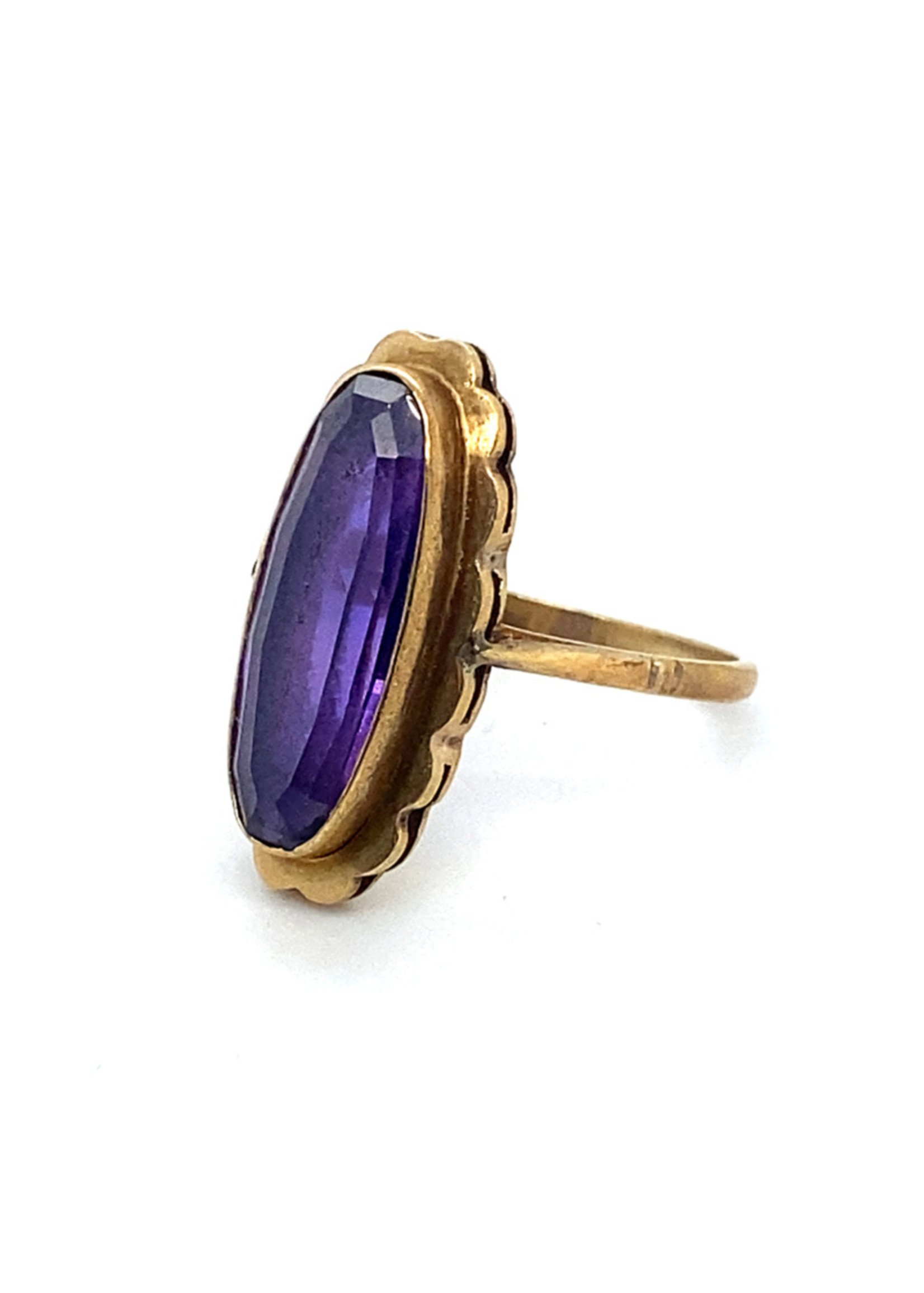 Vintage & Occasion Occasion gouden ring met diep paarse amethist