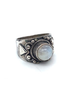 Vintage & Occasion Occasion ring met wit blauwe maansteen