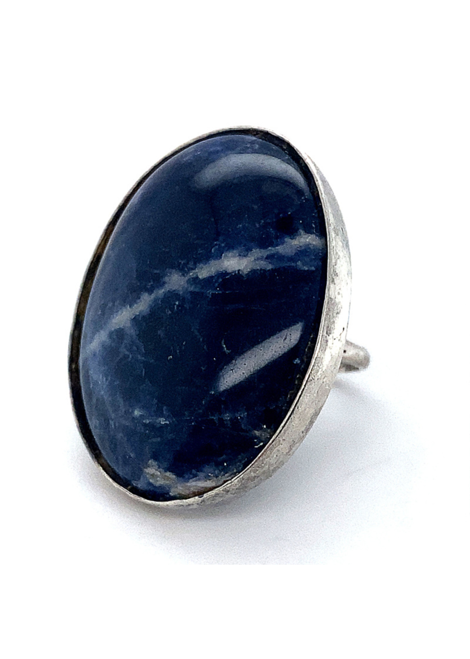 Vintage & Occasion Occasion ring met grote donkerblauwe sodaliet