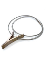 Vintage & Occasion Occasion modern strak collier met V-hanger en parel