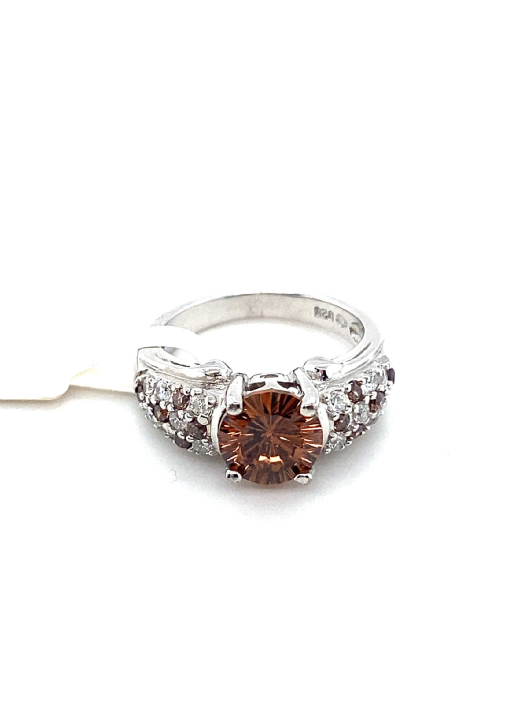 Vintage & Occasion Nieuwe zilveren ring met witte en bruine zirkonia's