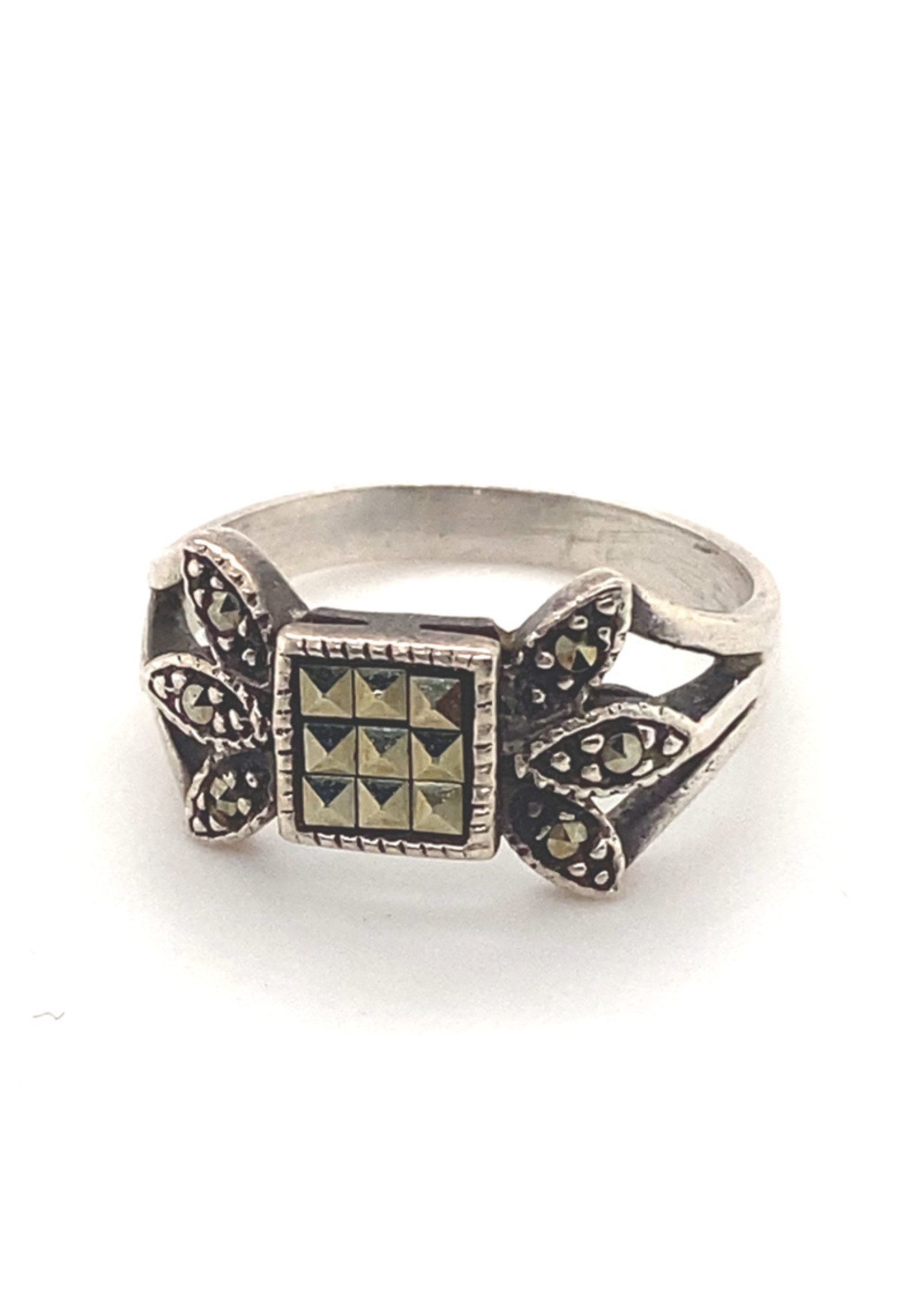 Vintage & Occasion Occasion zilveren strik ring met markasiet