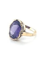 Vintage & Occasion Occasion gouden ring met blauw paarse synthtische steen