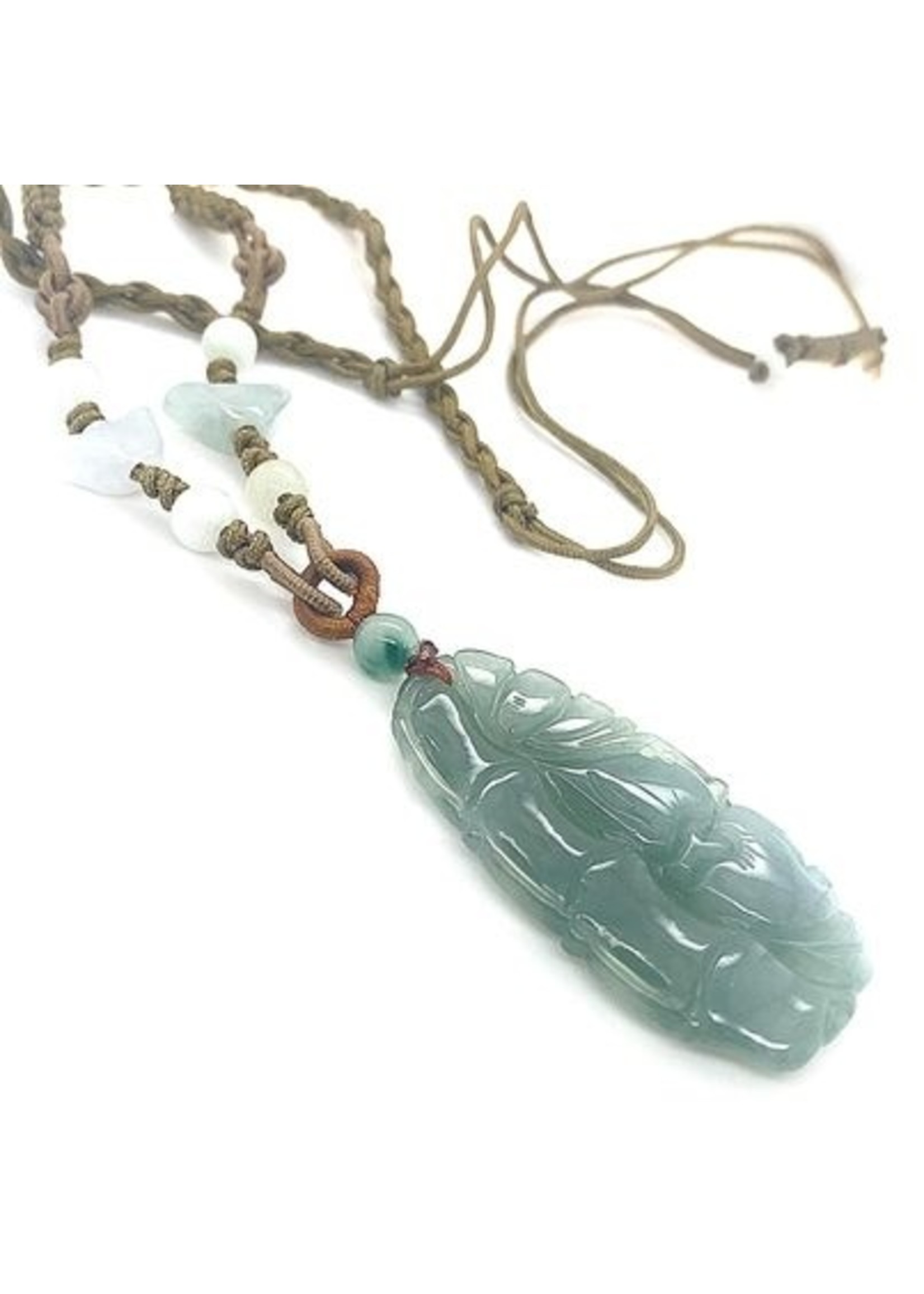 Vintage & Occasion Jade hanger gecarfd