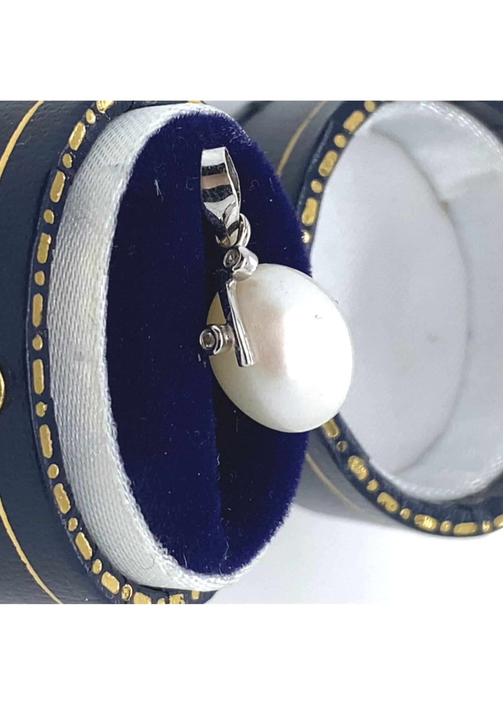 Vintage & Occasion Occasion witgouden 18K parelhanger met diamantjes