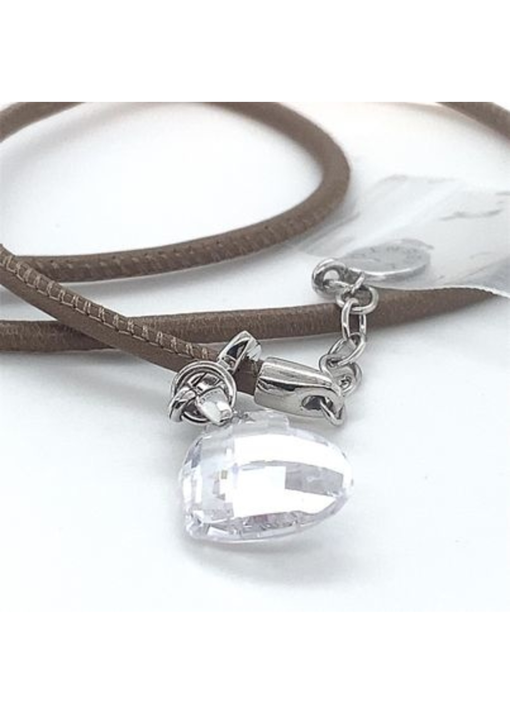 Vintage & Occasion Nieuwe lederen TiSento collier met Swarovski hart